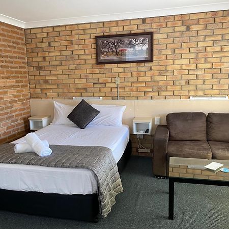 Buckaroo Motor Inn Warwick Extérieur photo