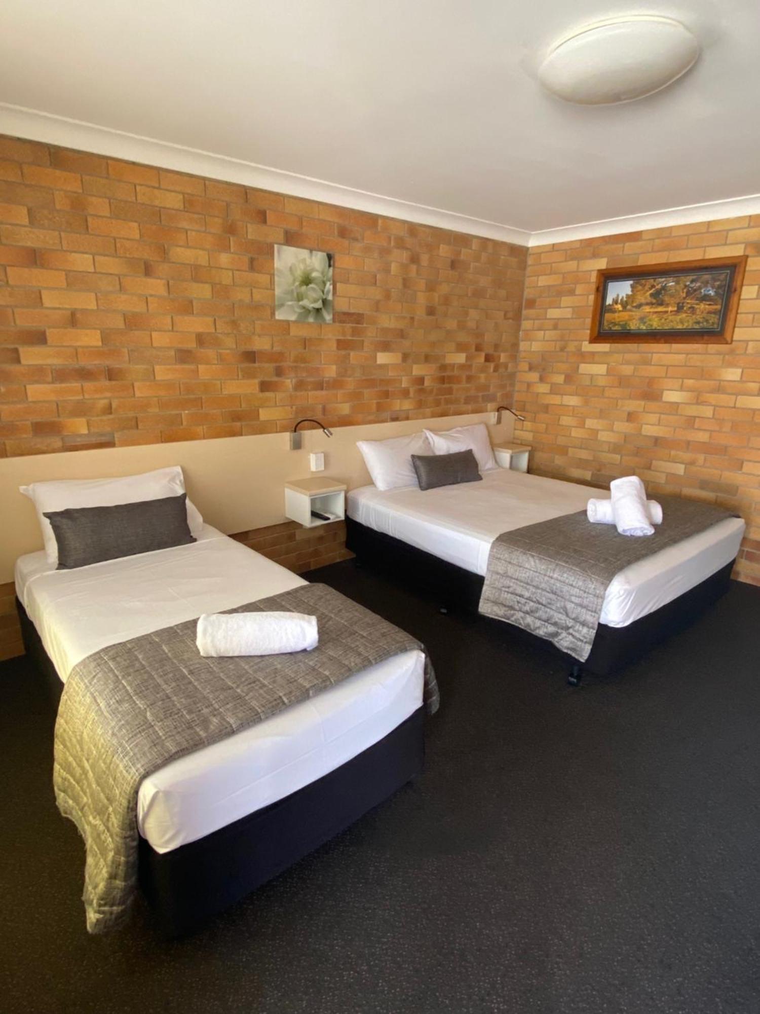 Buckaroo Motor Inn Warwick Extérieur photo