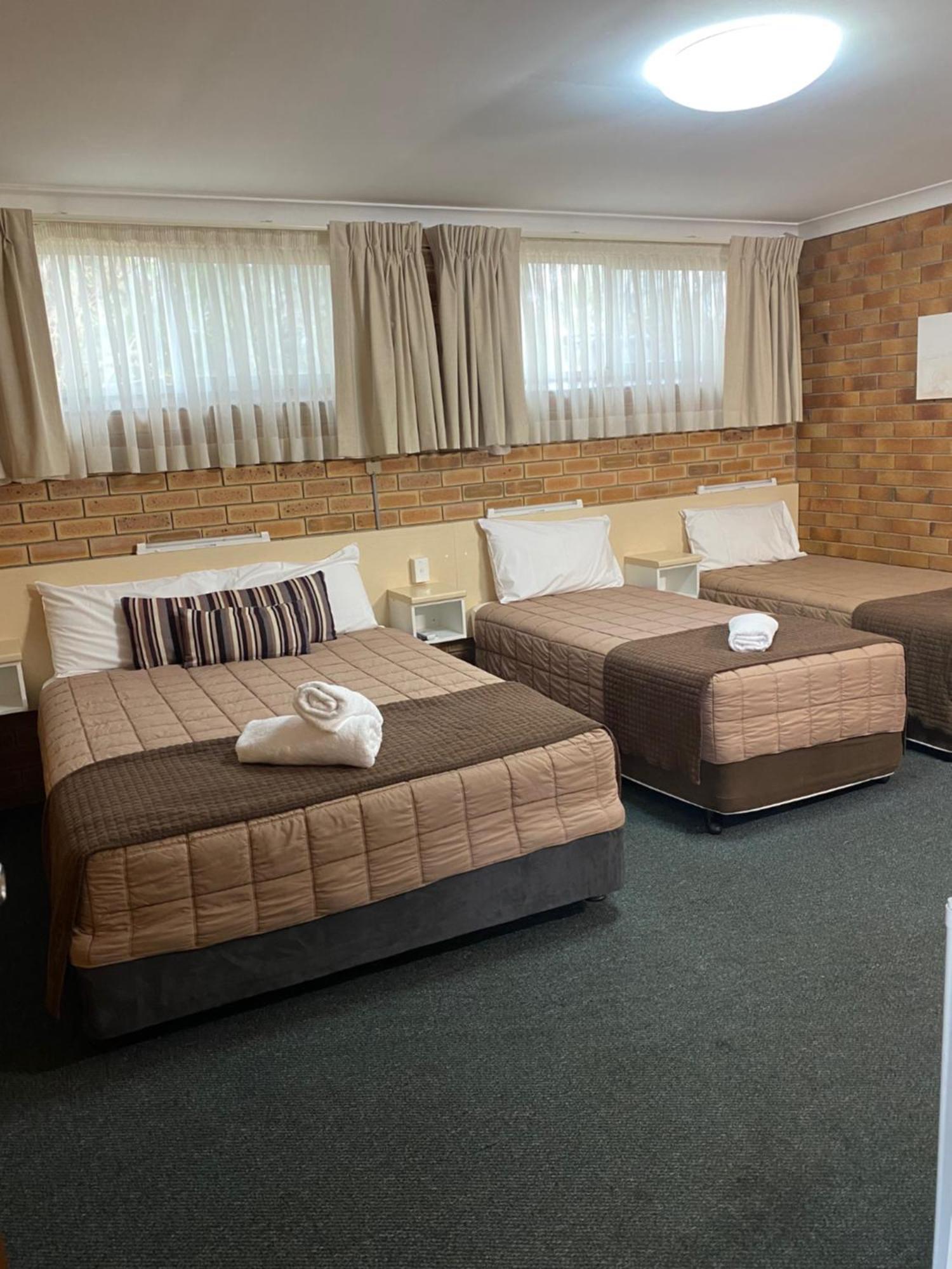 Buckaroo Motor Inn Warwick Extérieur photo