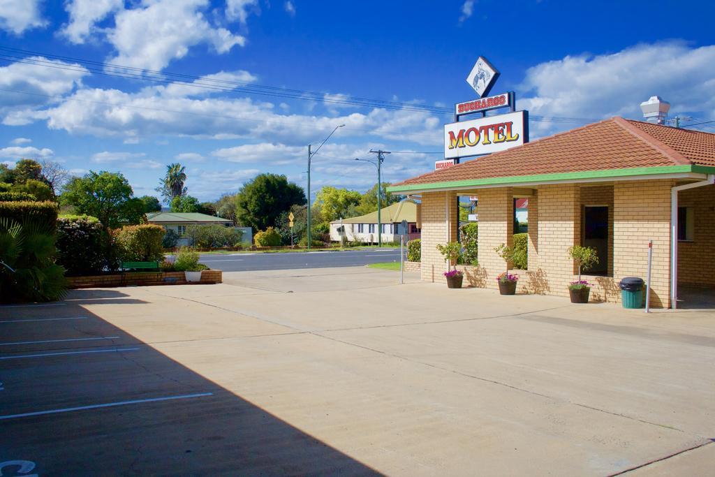 Buckaroo Motor Inn Warwick Extérieur photo