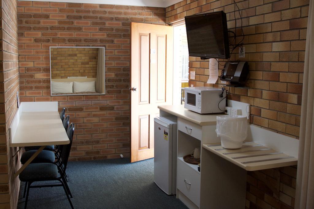 Buckaroo Motor Inn Warwick Extérieur photo