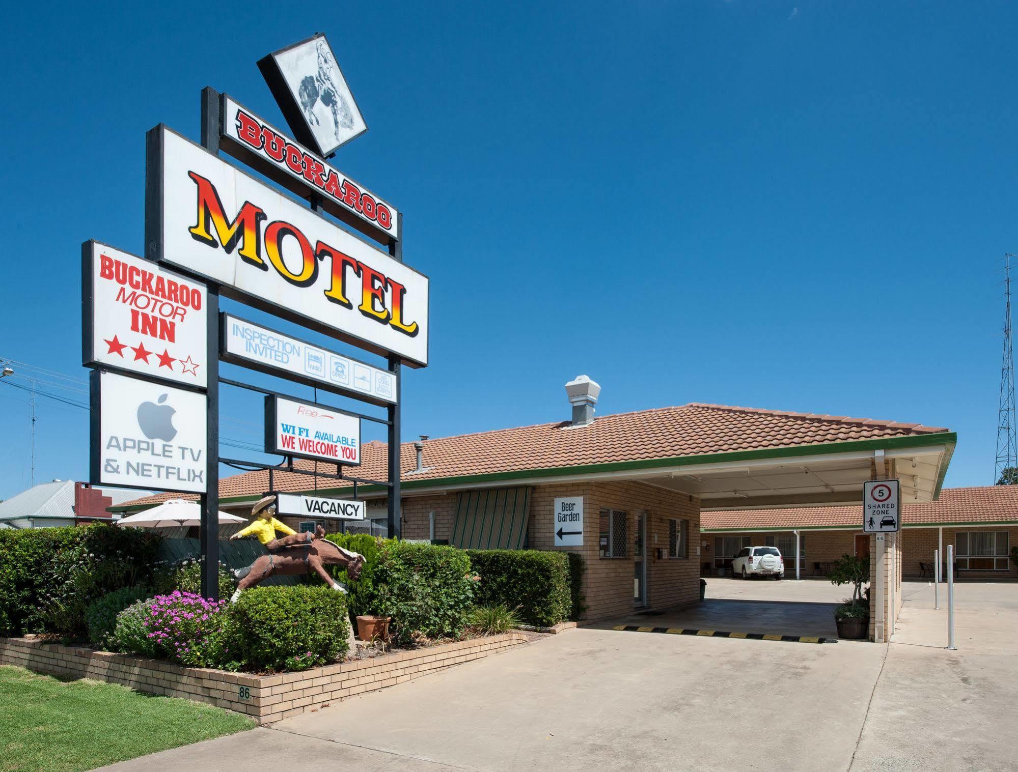 Buckaroo Motor Inn Warwick Extérieur photo